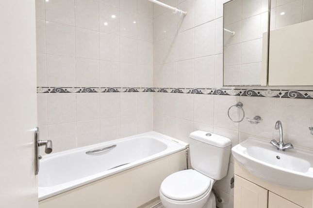 Flat 4, 29a - 31a, Golders Green Road, Golders Green photo 4
