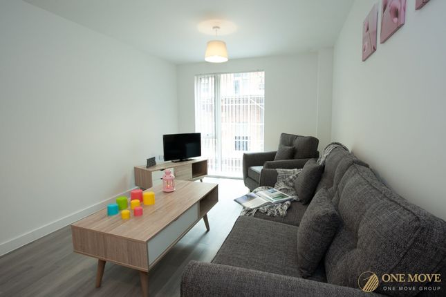 Flat to rent in Simpson Street, Halo House