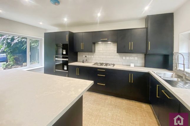 Mayfair Mews, 2, Mayfair Park, Greater Manchester photo 2