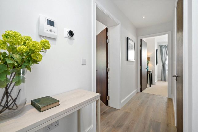 Flat for sale in Eltham Court, Ealing