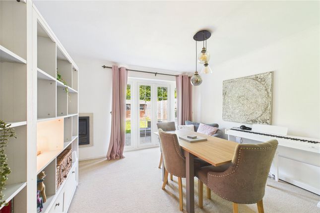 4, Norden Close, Maidenhead photo 4