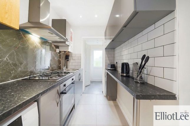 391 Eastcote Lane, Harrow photo 4