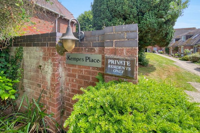 9 Kempes Place, Upper Bridge Street, Ashford photo 4