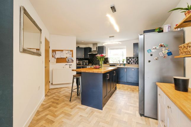 19, Bran Rose Way, HEREFORD photo 3