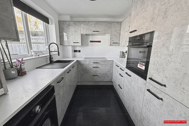 47, Heron Ridge, Polegate photo 2
