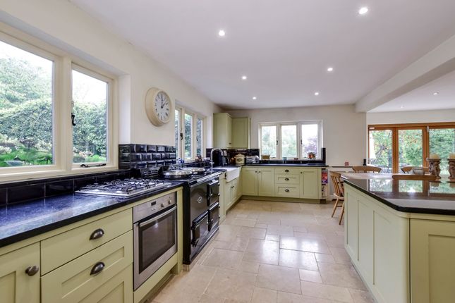 Hillberry Rucklers Lane, Kings Langley photo 5