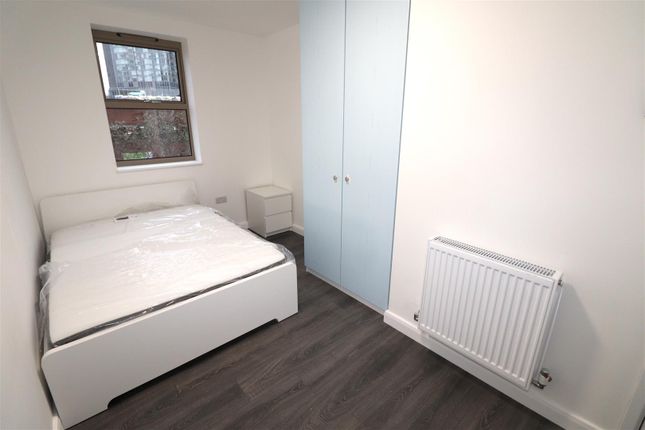 Room 1, 1, Riverdene Road, Ilford photo 2