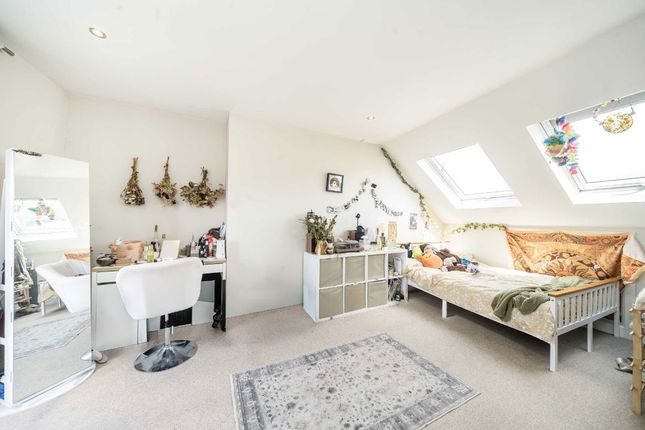 FFF, 34, Wolseley Gardens, London photo 4