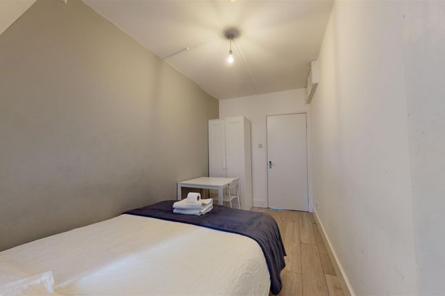 Room 1, 1014FC, Harrow Road, Kensal Green photo 2