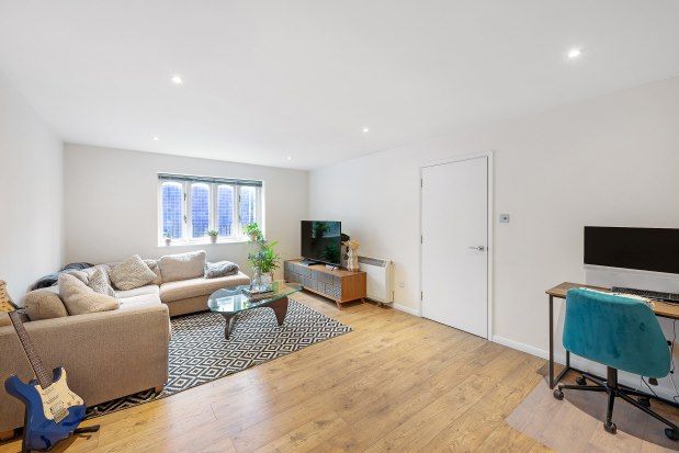 Thumbnail Property to rent in St Anns Hill, London