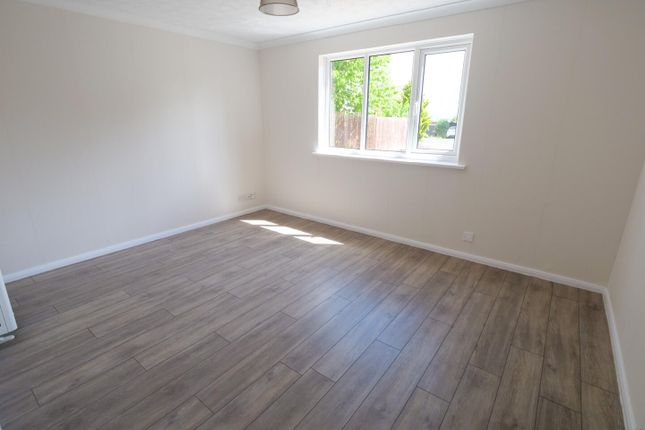 4, Gilstead Avenue, Morecambe photo 3