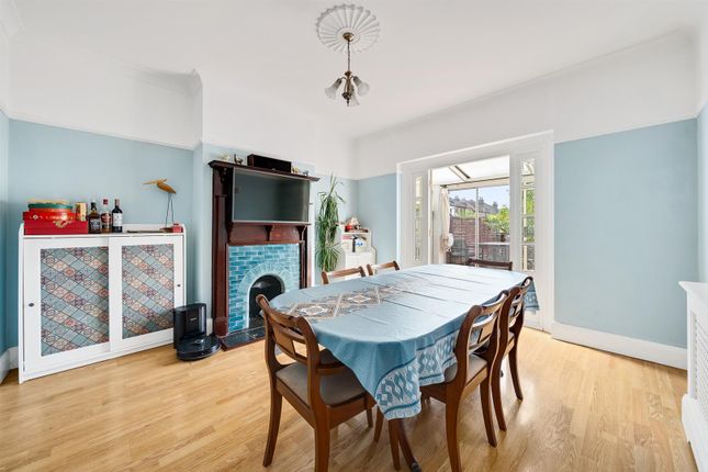 139, Westmount Road, London photo 3