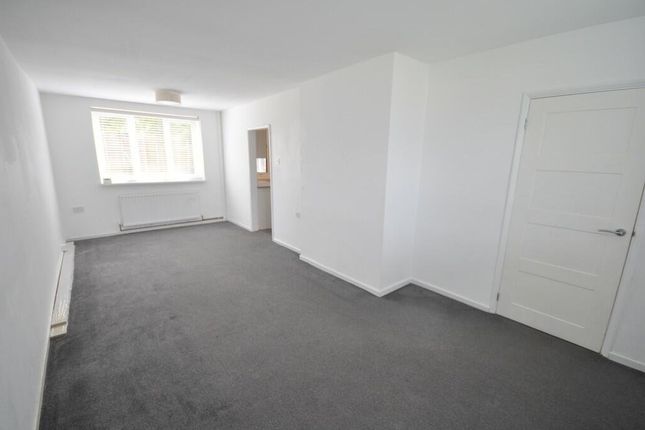 74, Hawfield Lane, Staffordshire photo 2