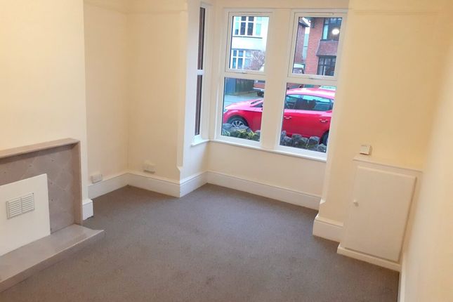 Flat to rent in Beacon Road, Loughborough, Leicestershire LE11