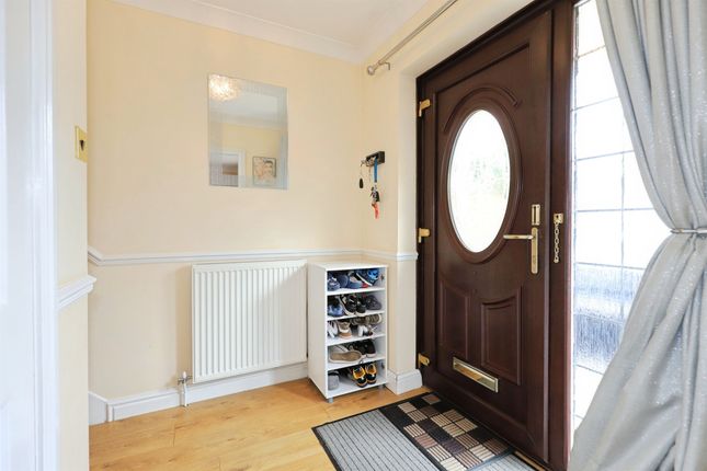 2, Ibis Close, Kidderminster photo 2