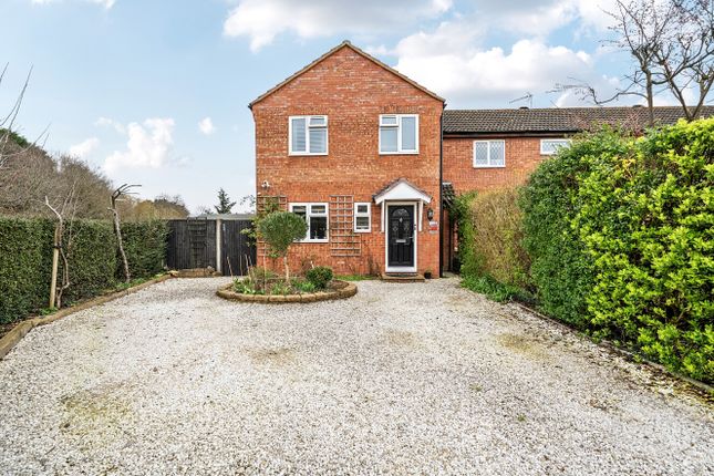 4-bed house on 53, Roundthorn Way, Woking, £595,000