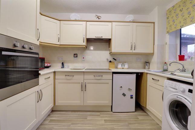 Flat for sale in Orchard Court, Stonehouse