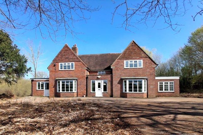 5-bed house on Waterloo Lodge, Shearstock, Shaftesbury, £275,000