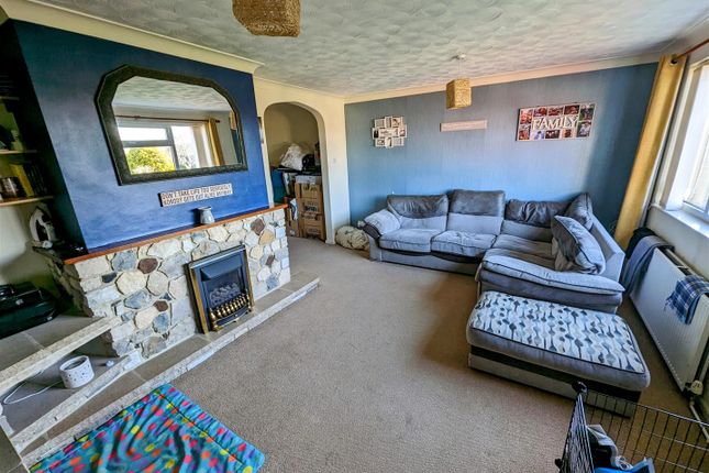 4, Lark Rise, Shanklin photo 3
