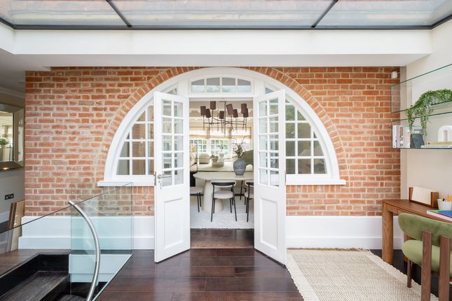 Flat Flat 1, 51, Frognal, London photo 4