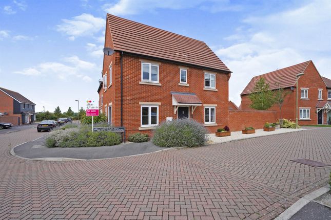 Thumbnail Detached house for sale in Brett Linley Gardens, Didcot