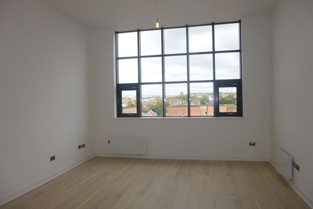 Flat 2/7, 60 Inverlair Avenue, Glasgow photo 3