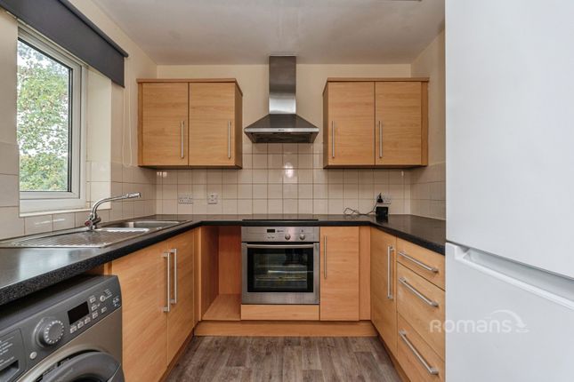 10, Almond Court, Camberley photo 3