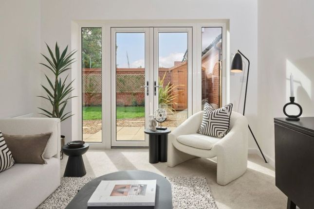 111, Budding Close, Fareham photo 4