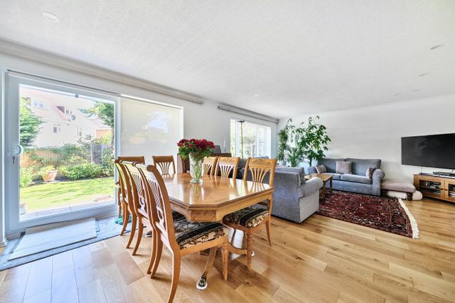 72a, Oakleigh Park North, Whetstone photo 3
