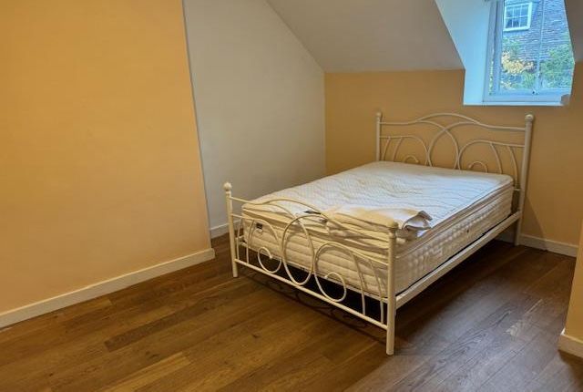 Flat 1 (Top floor), The Byte, Burford Street, Lechlade photo 4
