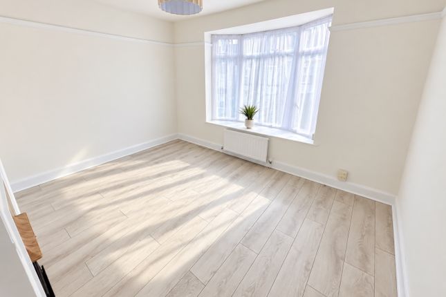 2C Cardiff Road, Luton, Bedfordshire photo 3