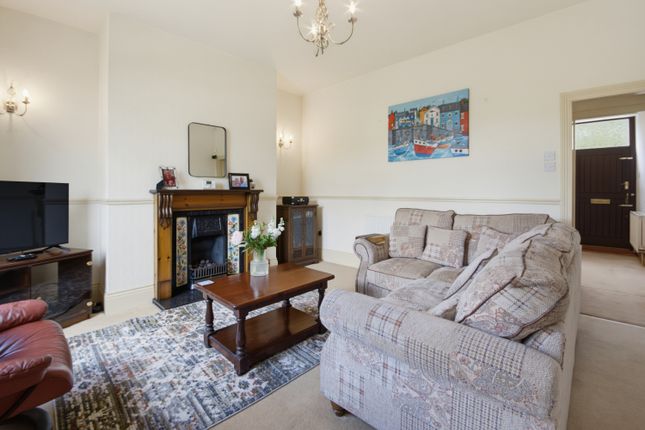 6, WARRINGTON TERRACE, HUDDERSFIELD photo 4