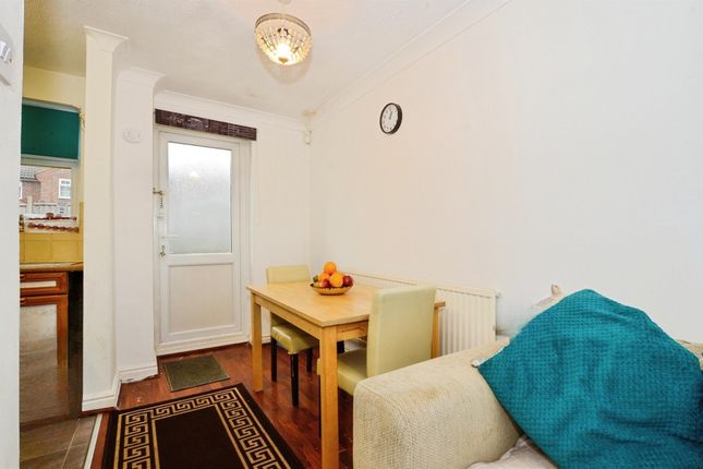17, Holly Farm Close, Luton photo 4