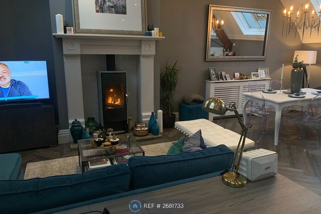 Open Plan Living Room/Kitchen