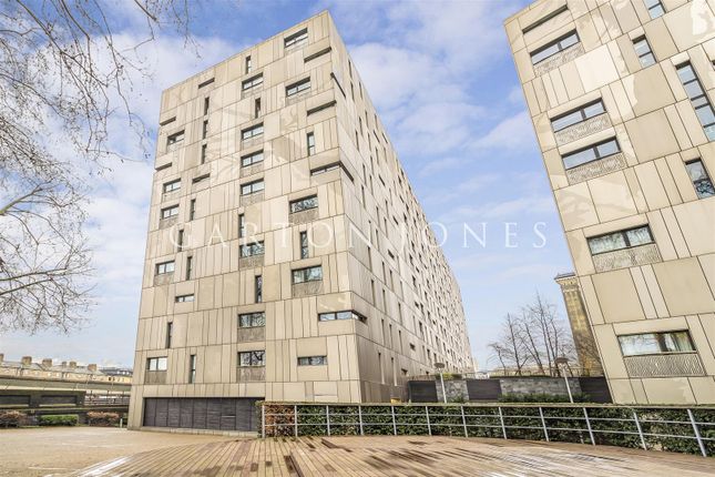 Flat for sale in Woods House, Grosvenor Waterside, 7 Gatliff Road, Chelsea, London