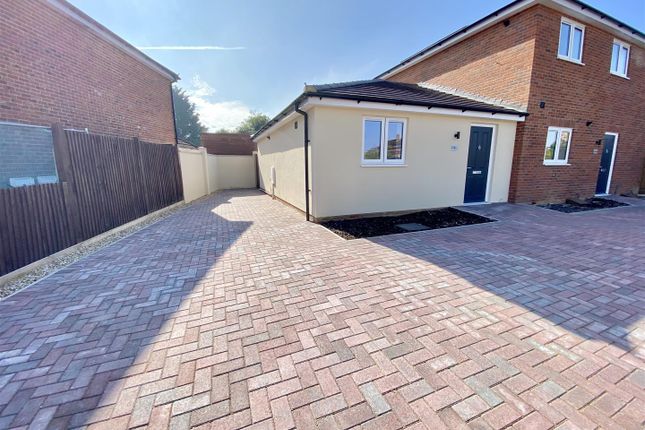 Thumbnail Semi-detached bungalow to rent in Hinksley Road, Flitwick, Bedford