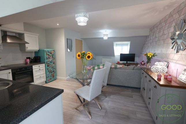 82, Greenside, Preston photo 4