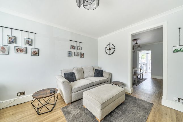 27, Tredegar Road, Dartford photo 3