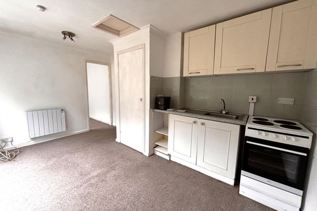 Flat 11, Seacombe Lodge, Priests Way, Swanage photo 2