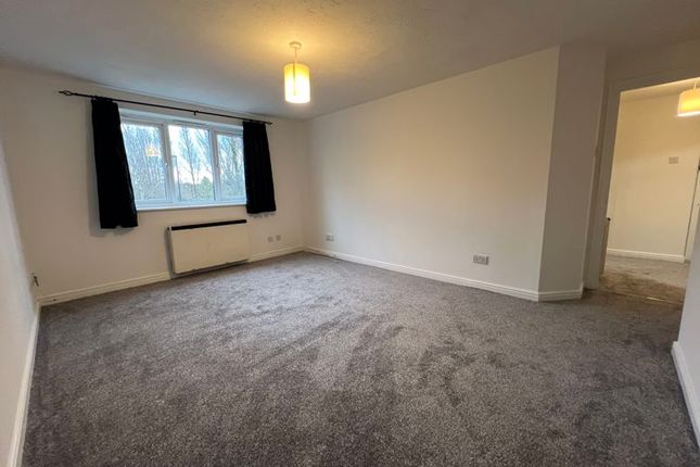 Thumbnail Flat to rent in Inverness Court, Cumberland Place, Hither Green London