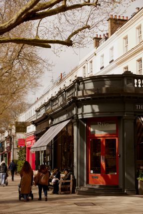 Flat for sale in Holland Park, London