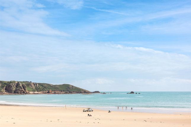 4,, Chateau Valeuse, St Brelade photo 2