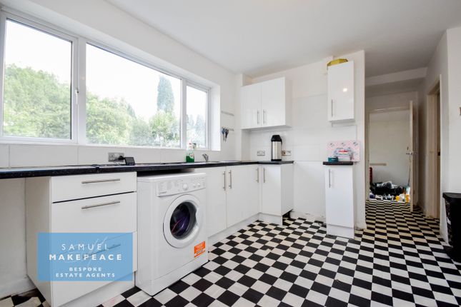 12 Chatsworth Place, Newcastle photo 4
