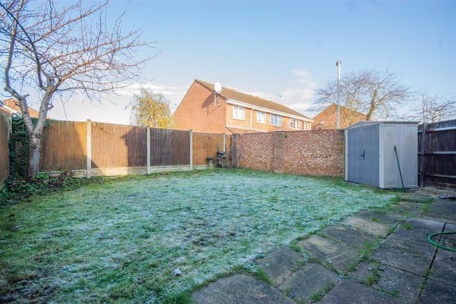 Link-detached house for sale in Harness Close, Springfield, Chelmsford