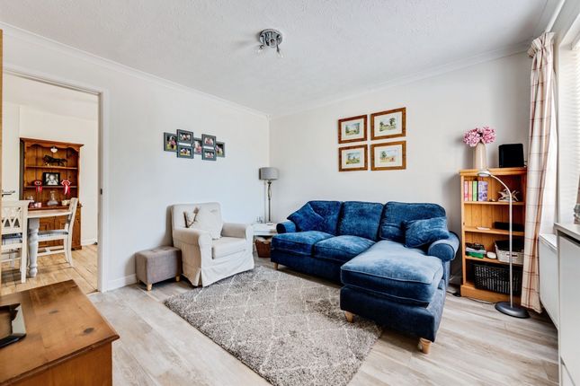 26, Woodchester, Swindon photo 4