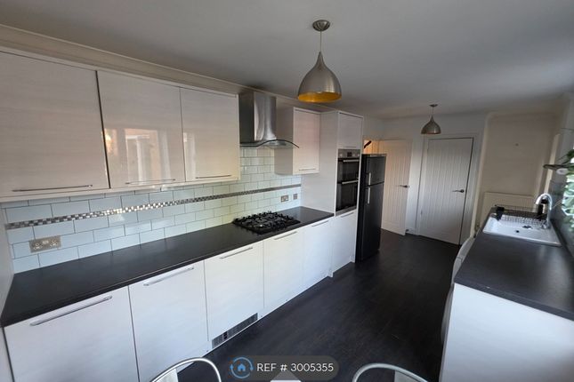3-bed house on The Horseshoe, Godalming, £1,950/mo