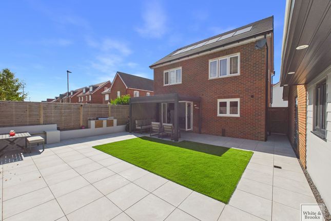 35 Linseed Way, Arundel photo 4