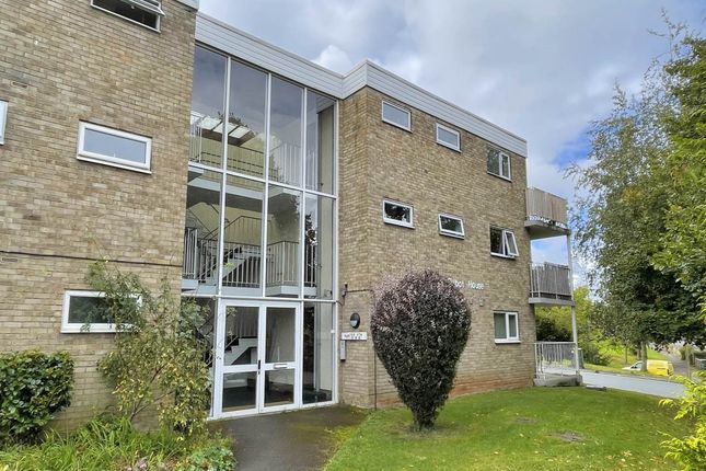 Thumbnail Flat to rent in Cabot House, Thornbury, South Gloucestershire