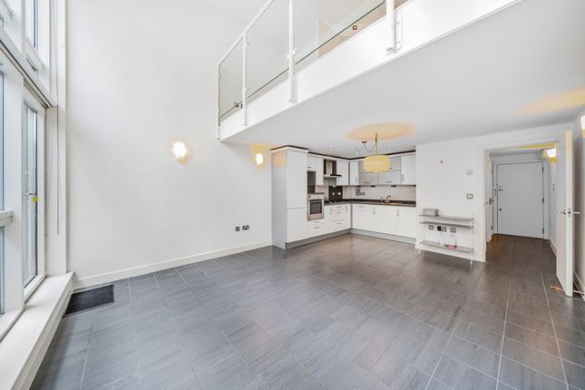 Flat to rent in Sanctuary Street, London