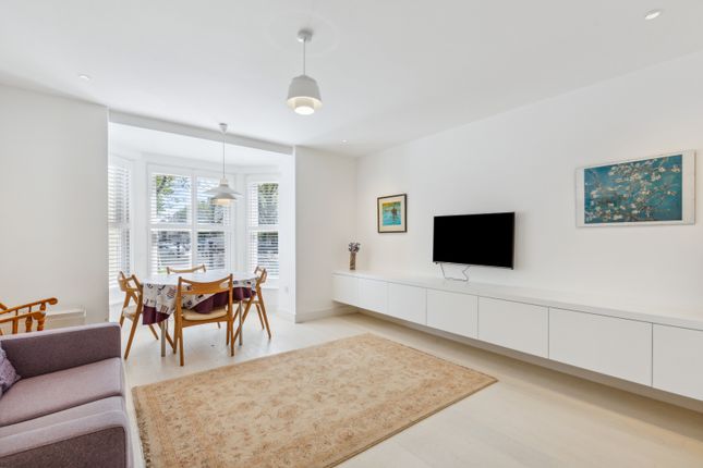 Flat to rent in Chalcot Square, Primrose Hill
